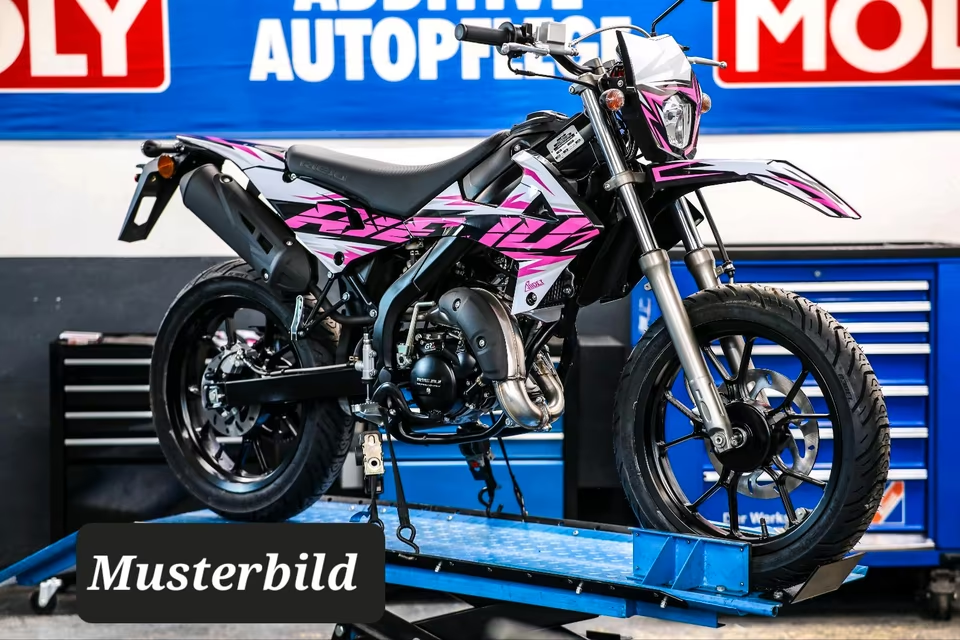 Rieju MRT 50 Sonderedition / Europa V Supermoto bei Zweirad Wagner